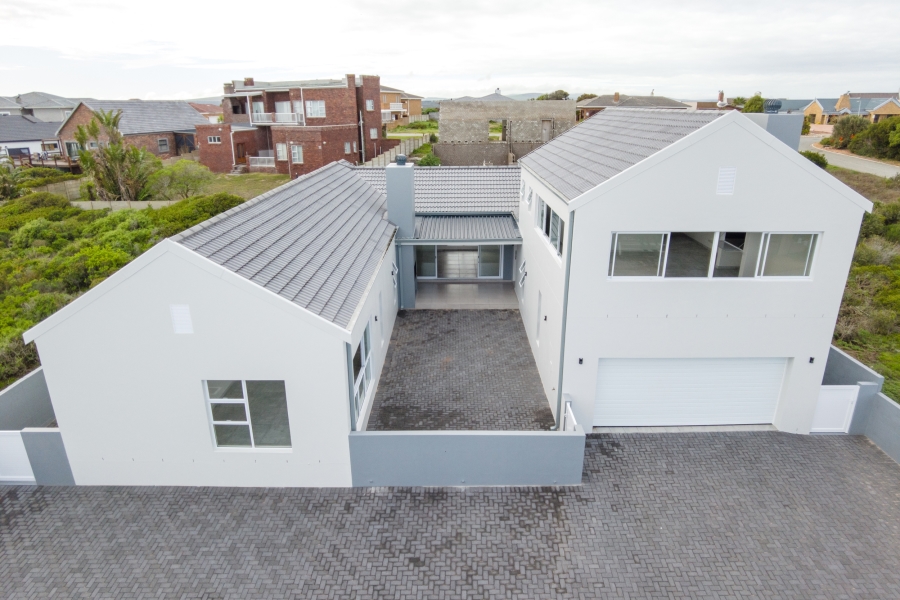 4 Bedroom Property for Sale in Yzerfontein Western Cape